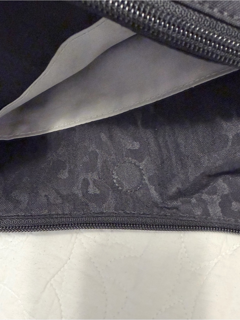 Baggallini Black Cheetah Bag - Picture 7 of 8